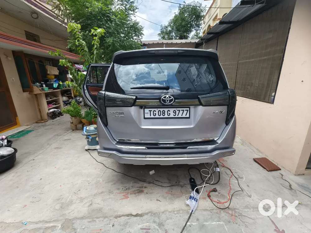 Toyota Innova Crysta 2.4 V 2024