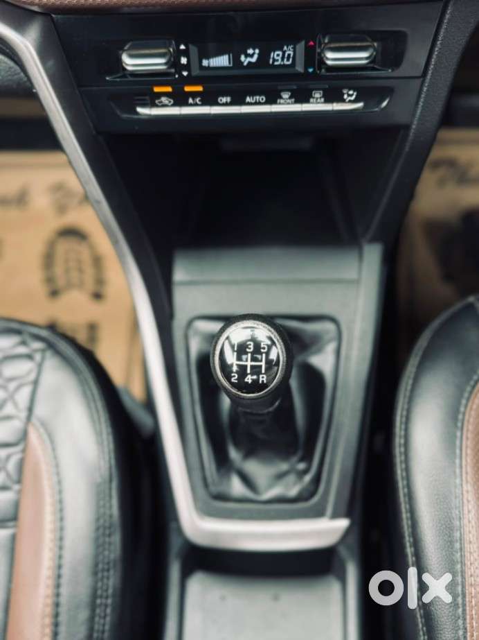 Maruti Suzuki Brezza 1.5 Zxi Smart Hybrid, 2023, Petrol