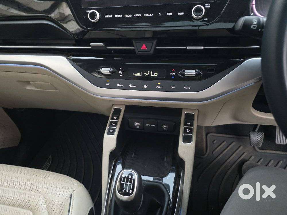 Kia Carens 1.5 Premium Diesel 7 Str Imt, 2023, Diesel