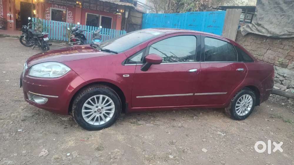 Flat Linea Model Of A Car Vehicle