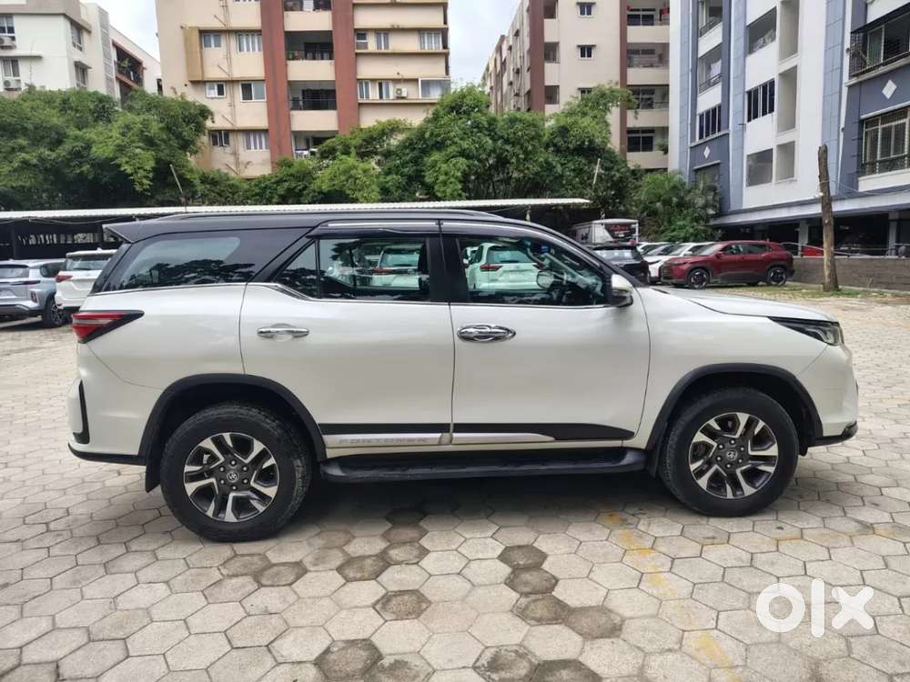 Toyota Fortuner Legender, 2022, Diesel
