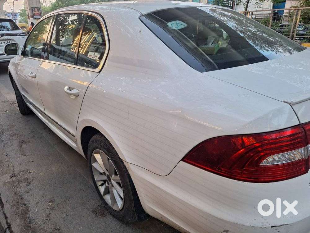 Skoda Superb 2013-2015 Elegance 1.8 Tsi Mt, 2015, Petrol