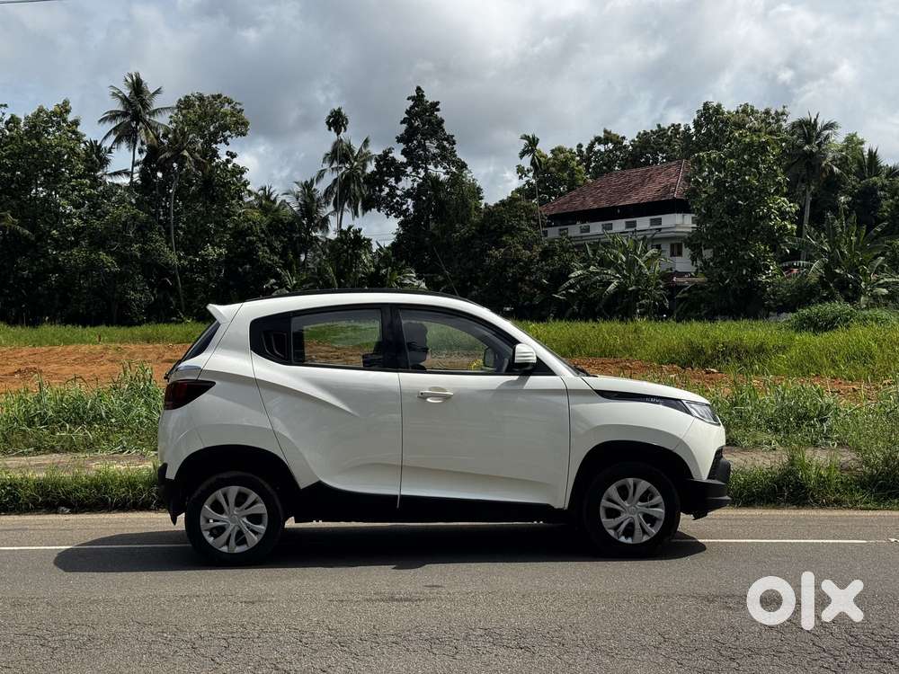 Mahindra Kuv 100 Mahindra-kuv-100-d75-k6-plus, 2016, Petrol