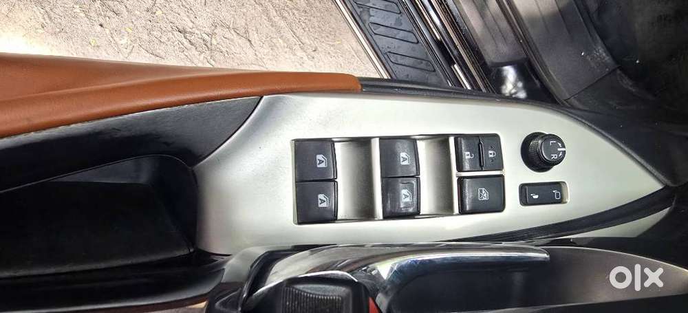 Toyota Innova Crysta 2.8z Automatic, 2017, Diesel