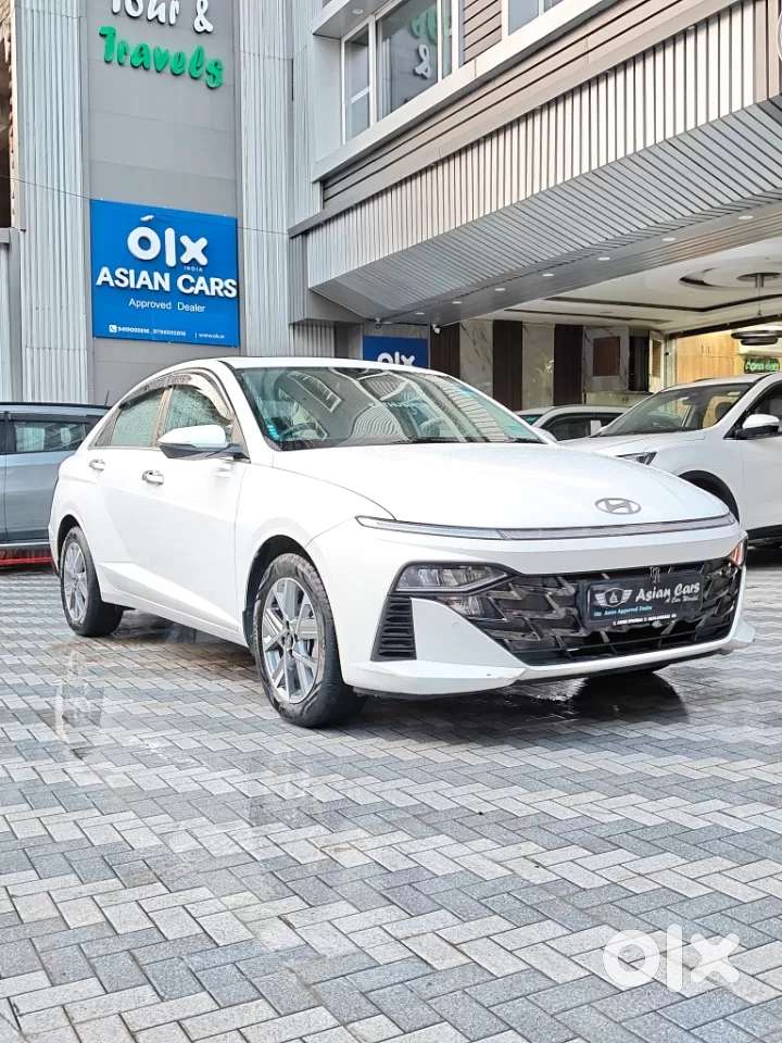Hyundai Verna 1.5 Mpi Mt Sx (o), 2023, Petrol