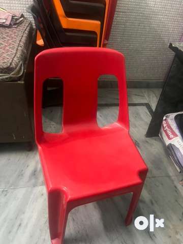 Hard plastic online chairs