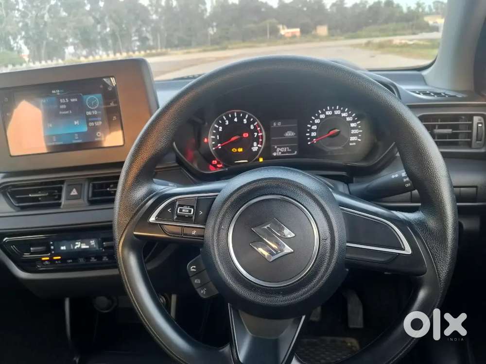 Maruti Suzuki Swift Vxi 2025