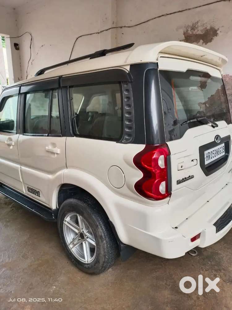 Mahindra Scorpio 2017 Diesel Well Maintained