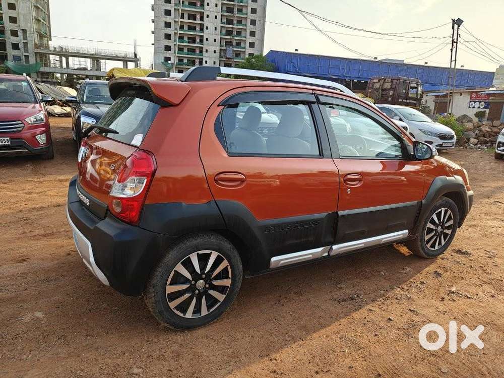 Toyota Etios Cross 1.2 Limited Edition, 2016, Petrol
