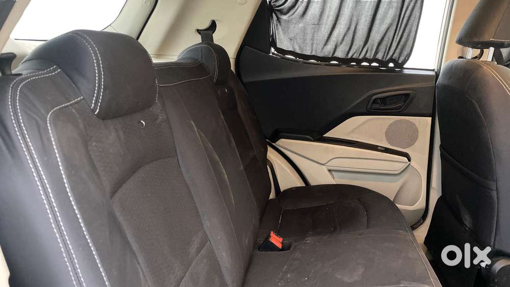 Mahindra Xuv300 1.2 W8 (o) Amt Petrol, 2022, Petrol