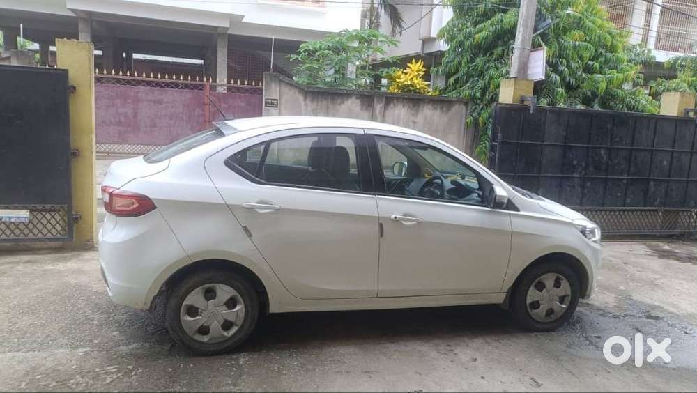 Tata Tigor Petrol 2018