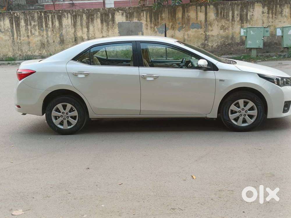 Toyota Corolla Altis G Hv At, 2015, Petrol