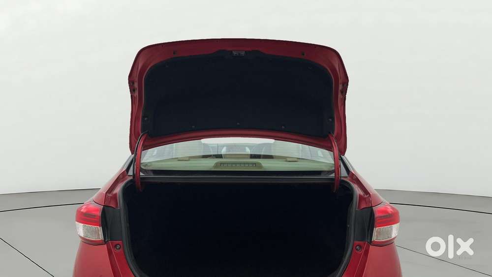 Toyota Yaris V Cvt, 2021, Petrol