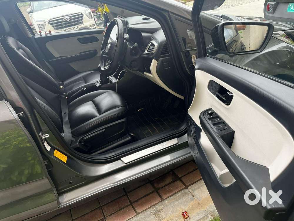 Tata Altroz Petrol 2024