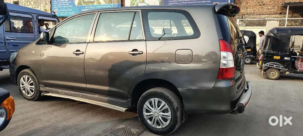 Toyota Innova 2012