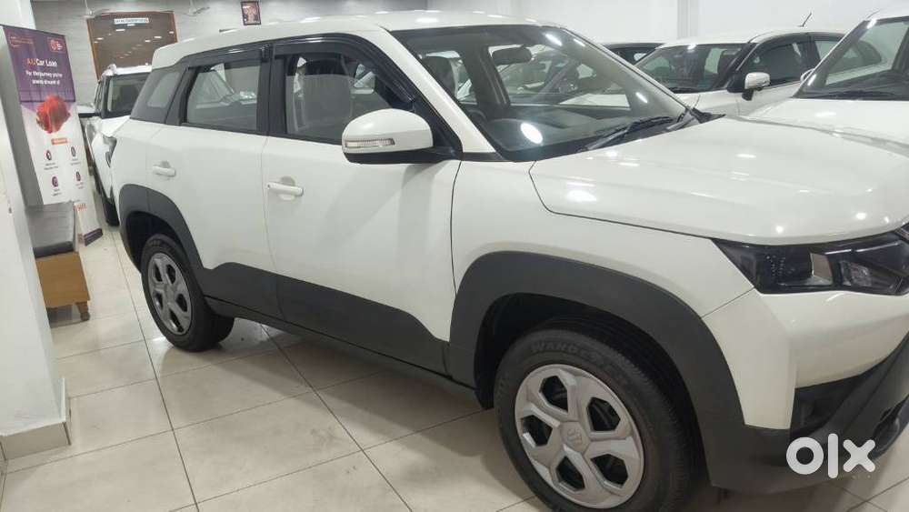 Maruti Suzuki Brezza 1.5 Lxi Smart Hybrid, 2023, Petrol