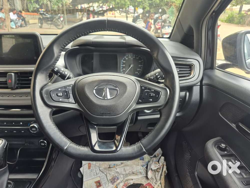 Tata Altroz 1.2 Xza Plus Dark Edition Dct, 2022, Petrol