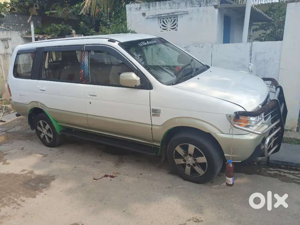 Chevrolet Tavera Neo 2014
