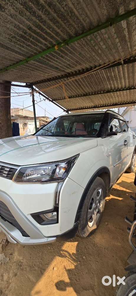 Mahindra Xuv300 2023 Diesel Well Maintained