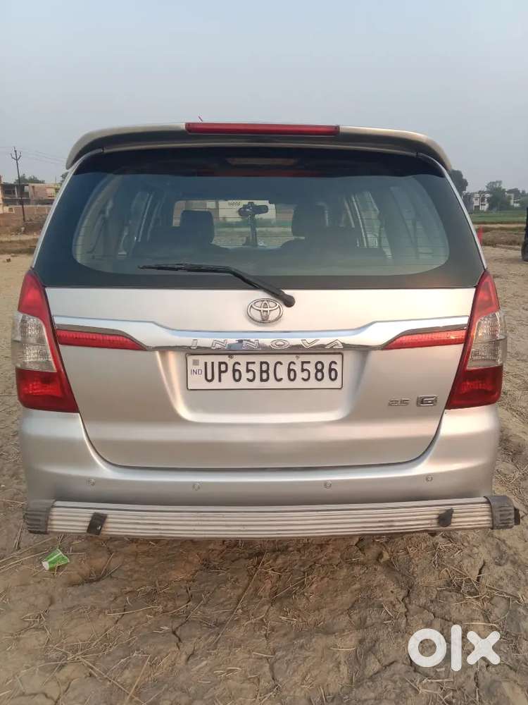 Toyota Innova Hycross 2012