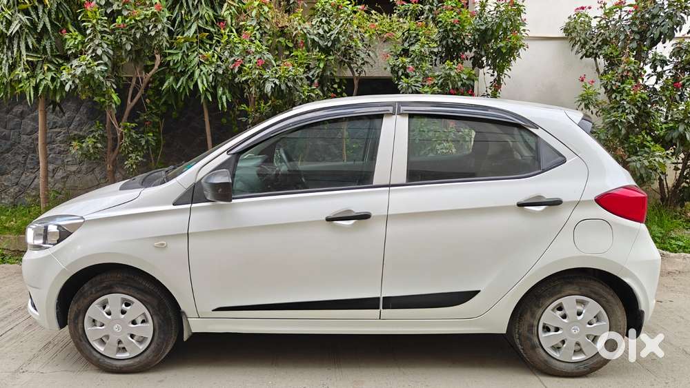 Tata Tiago 1.2 Revotron Xm, 2018, Petrol
