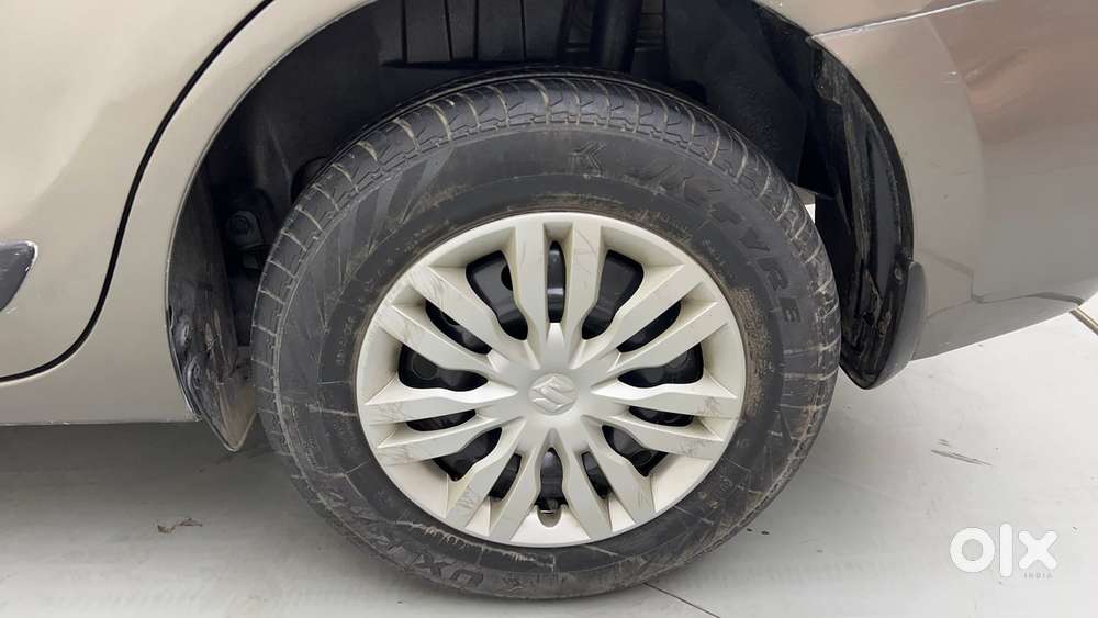 Maruti Suzuki Dzire Vxi Ags, 2022, Petrol