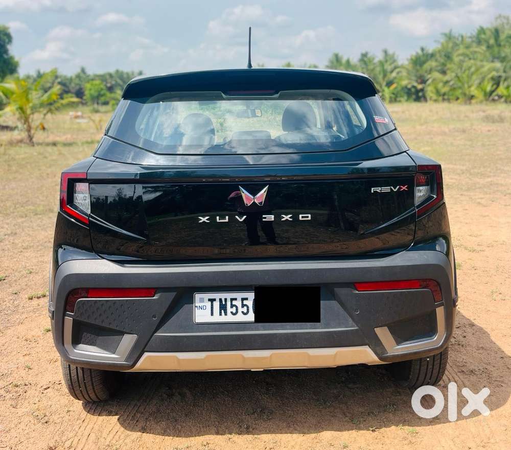 Mahindra Xuv 3xo Ax5 Pm Mt, 2025, Petrol