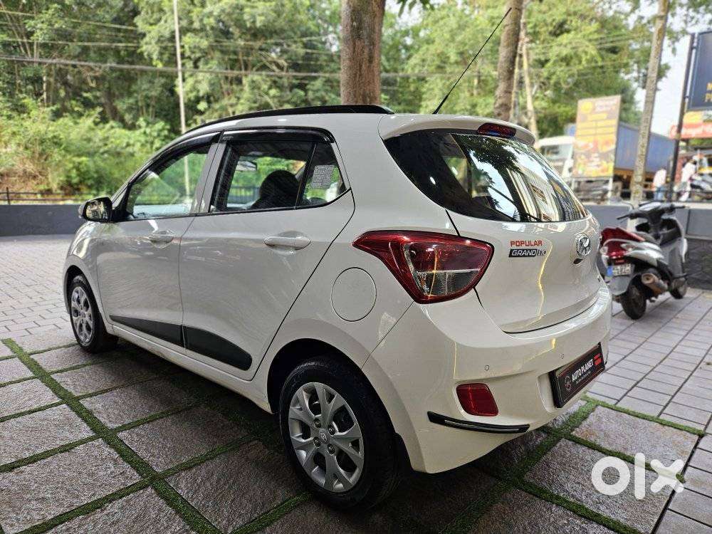 Hyundai Grand I10 Sportz, 2016, Petrol