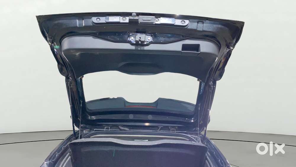 Nissan Magnite 1.0 Xv Premium, 2022, Petrol