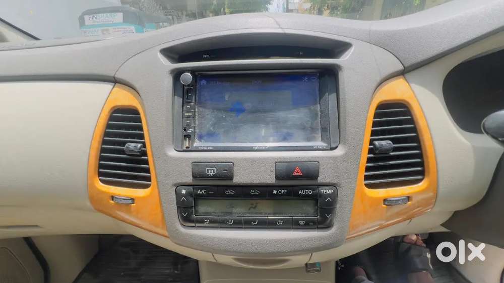 Toyota Innova Diesel 2011