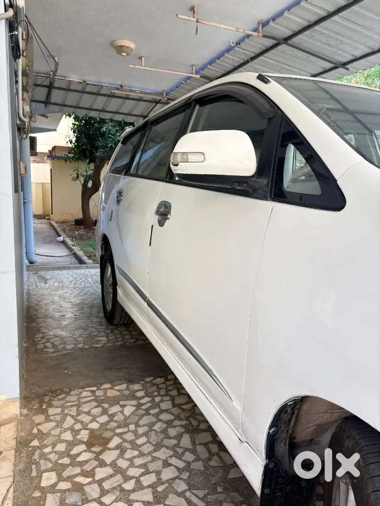 Toyota Innova 2014 Diesel 234000 Km Driven