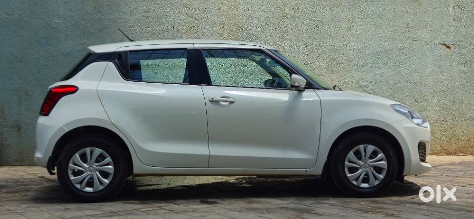 Maruti Suzuki Swift Vxi + Manual, 2022, Petrol