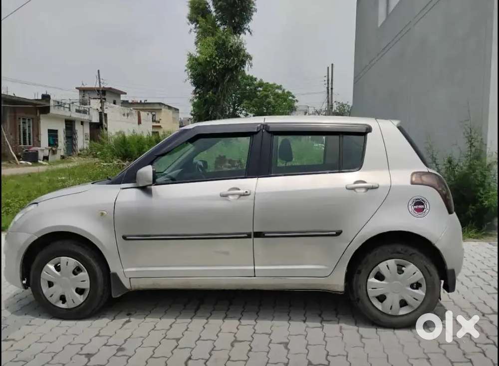 Maruti Suzuki Swift Lxi 2010