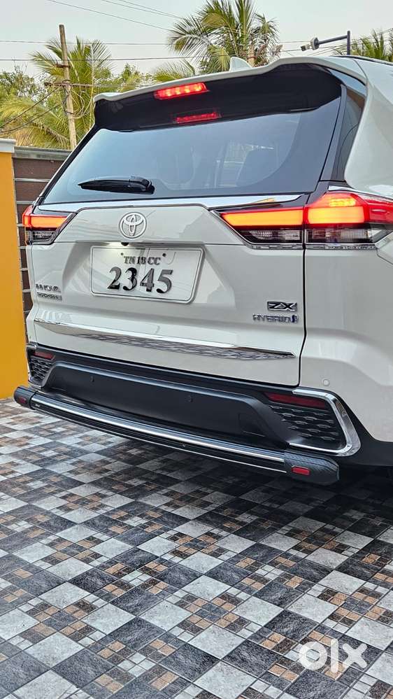 Toyota Innova Hycross 2.0 Zx (o) Hybrid 7 Str, 2025, Petrol