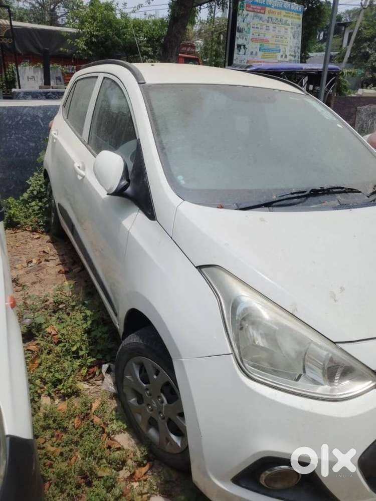 Hyundai Grand I10 2013-2016 Sportz, 2015, Petrol