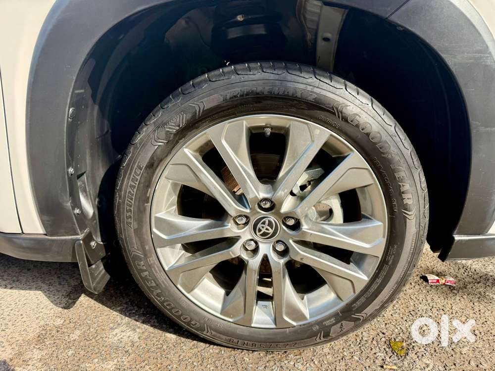 Toyota Innova Hycross 2.0 Zx (o) Hybrid 7 Str, 2025, Petrol