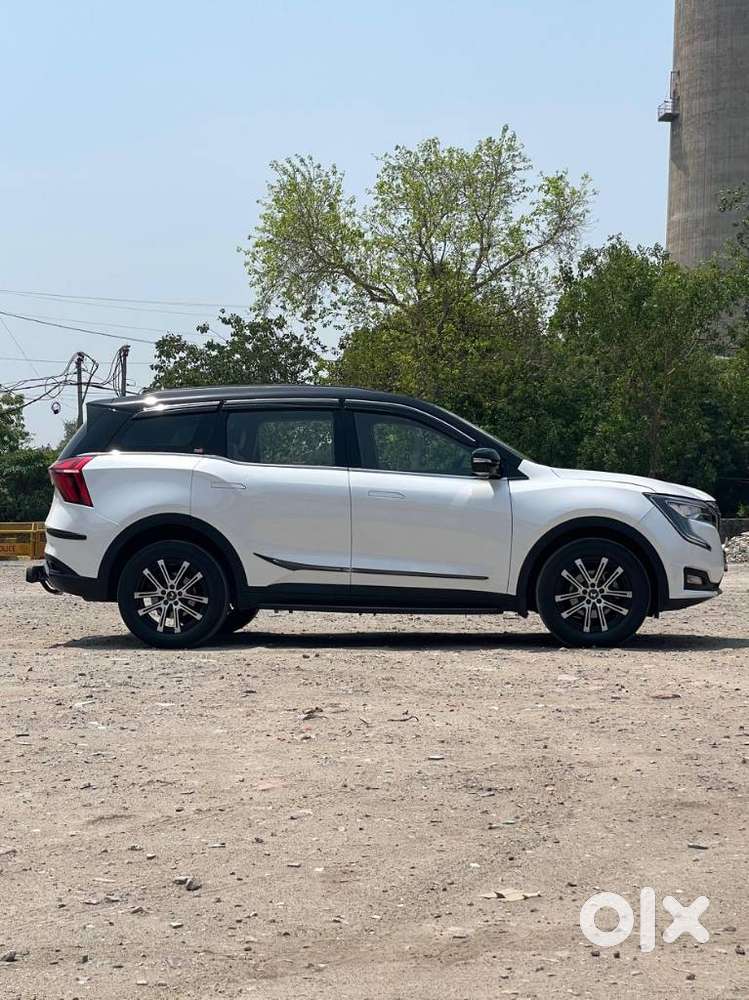 Mahindra Xuv700 2.0 Ax 5 Petrol Mt 7 Str, 2022, Petrol