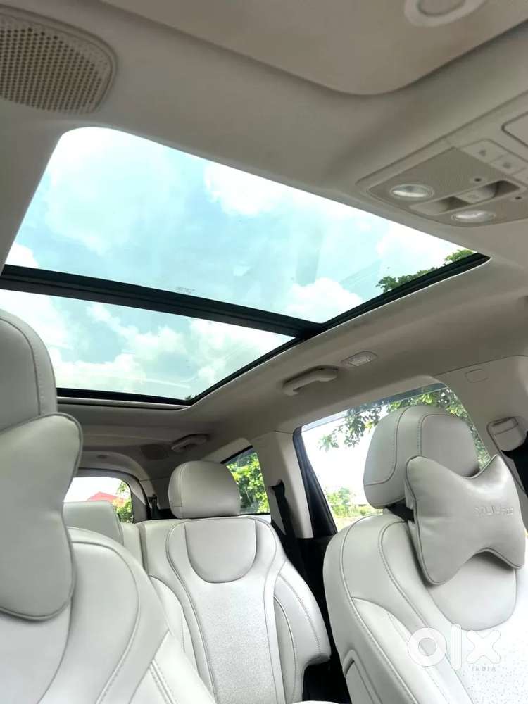 Mahindra Xuv700 Ax7 Luxury Pack Awd, 2022, Petrol