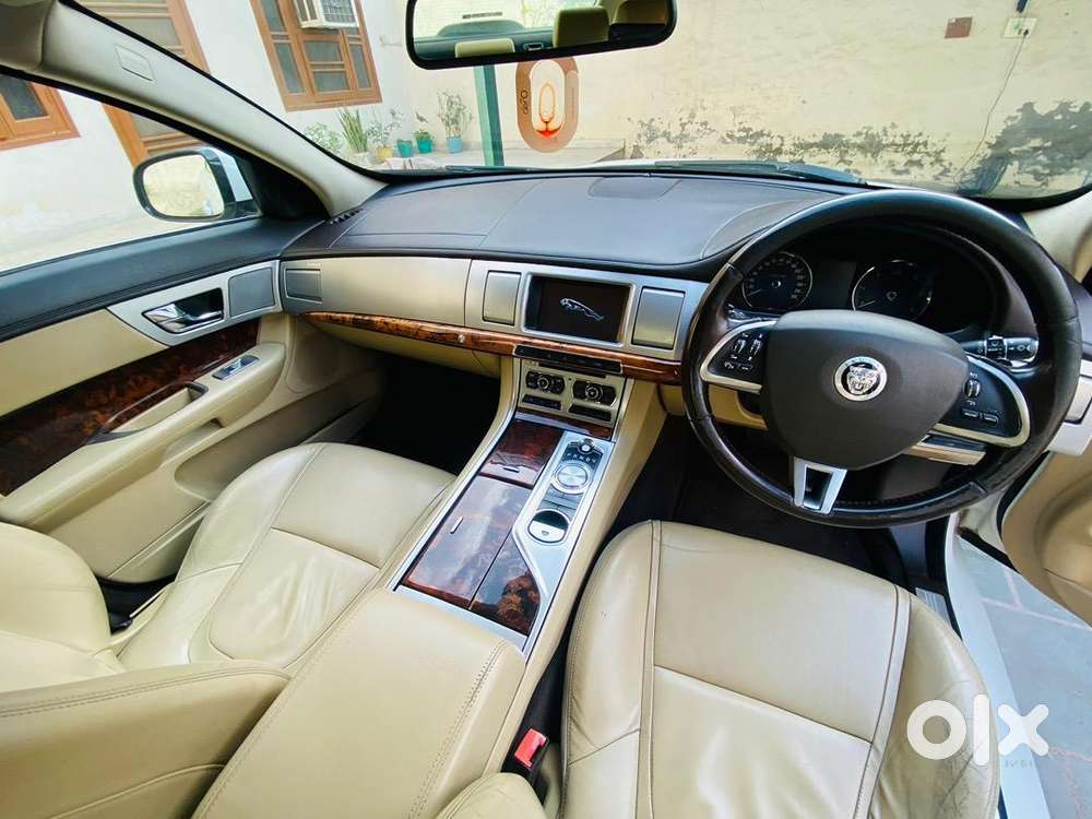 Jaguar Xfs 3.0 V6 With Complete Company Service Record Till Date