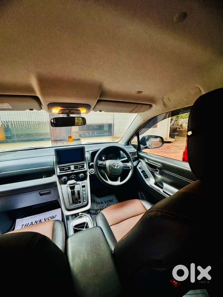 Toyota Innova Hycross 2023 Petrol Well Maintained