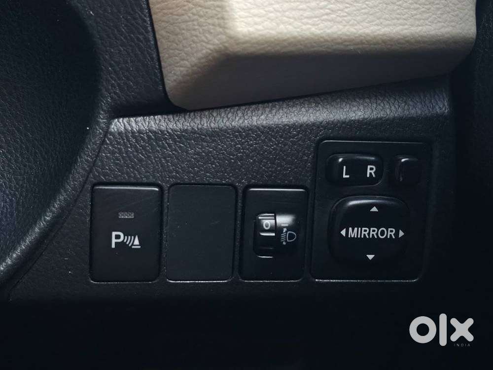 Toyota Corolla Altis G At, 2014, Petrol