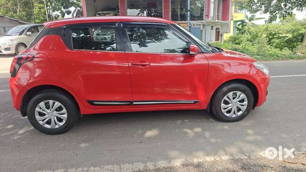 Maruti Suzuki Swift Vxi + Manual, 2019, Petrol