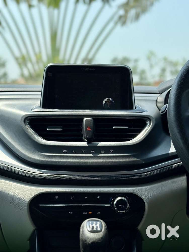 Tata Altroz 1.2 Xt, 2023, Petrol