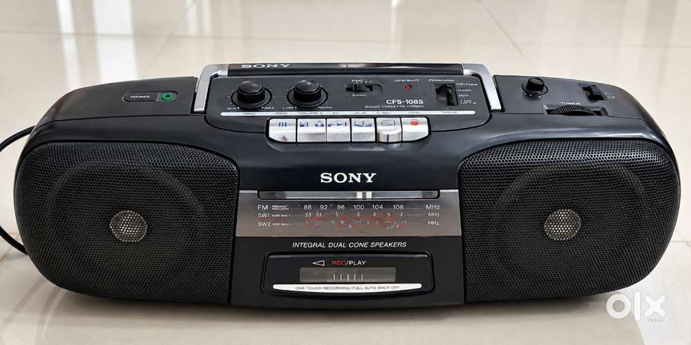 Vintage Sony Radio Cassette Player – Antique Collectible