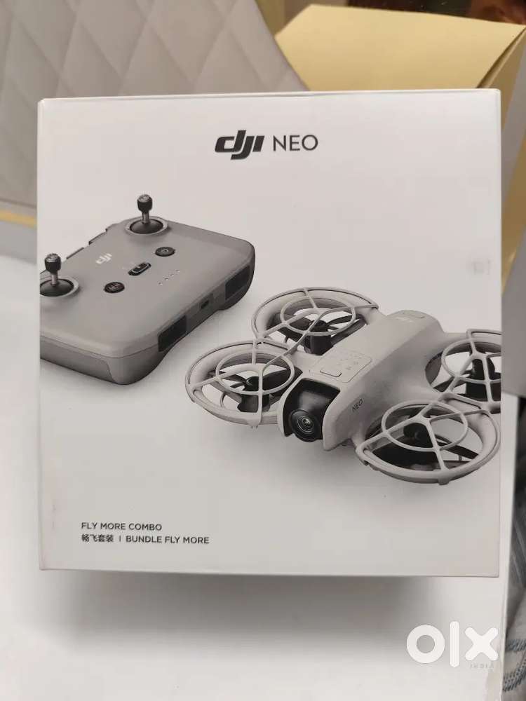 DJI NEO Fly More Combo