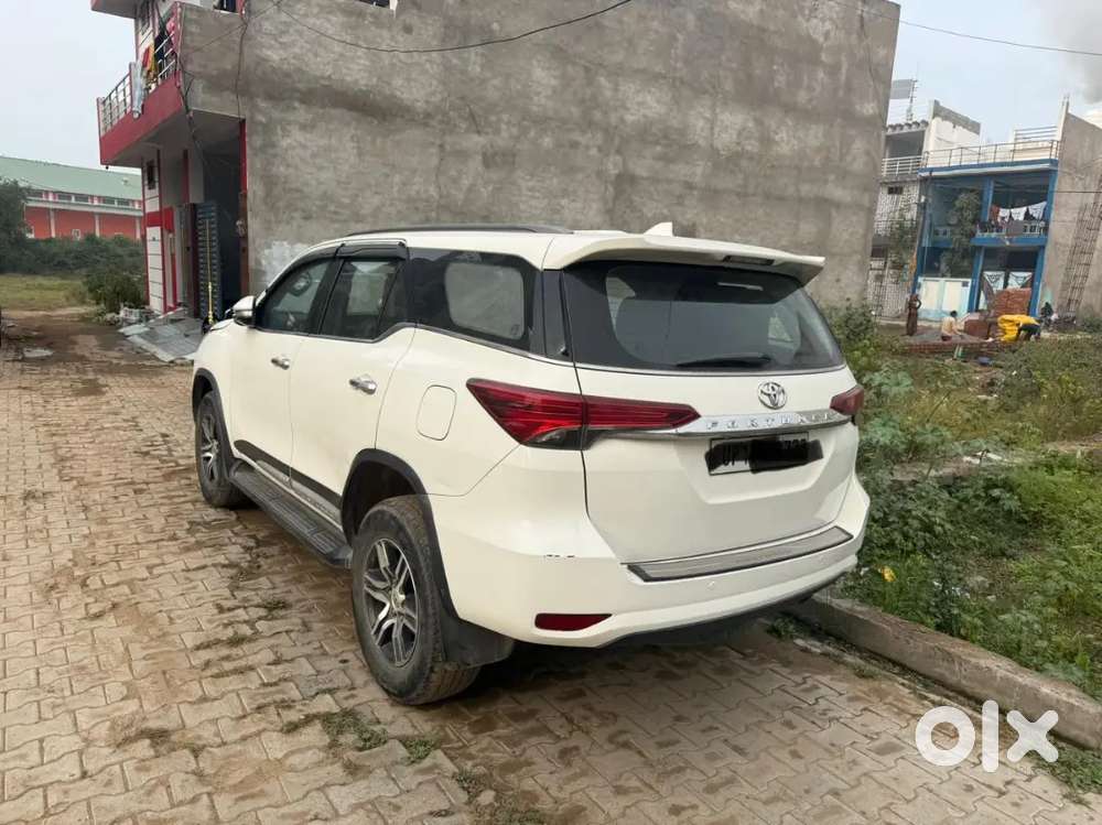 Excellent Condition Toyota Fortuner 2017 Diesel 165000 Km Driven