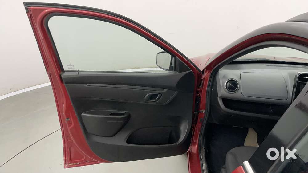 Renault Kwid 2019-ongoing 1.0 Rxt Amt (o), 2018, Petrol