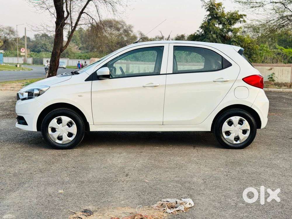 Tata Tiago 1.2 Revotron Xt (o), 2018, Petrol
