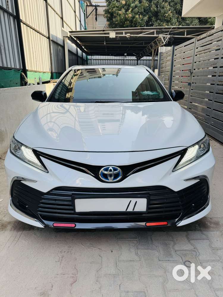 Toyota Camry Hybrid, 2022, Petrol