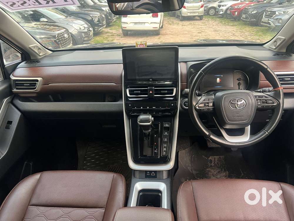 Toyota Innova Hycross 2.0 Zx Hybrid 7 Str, 2023, Cng & Hybrids